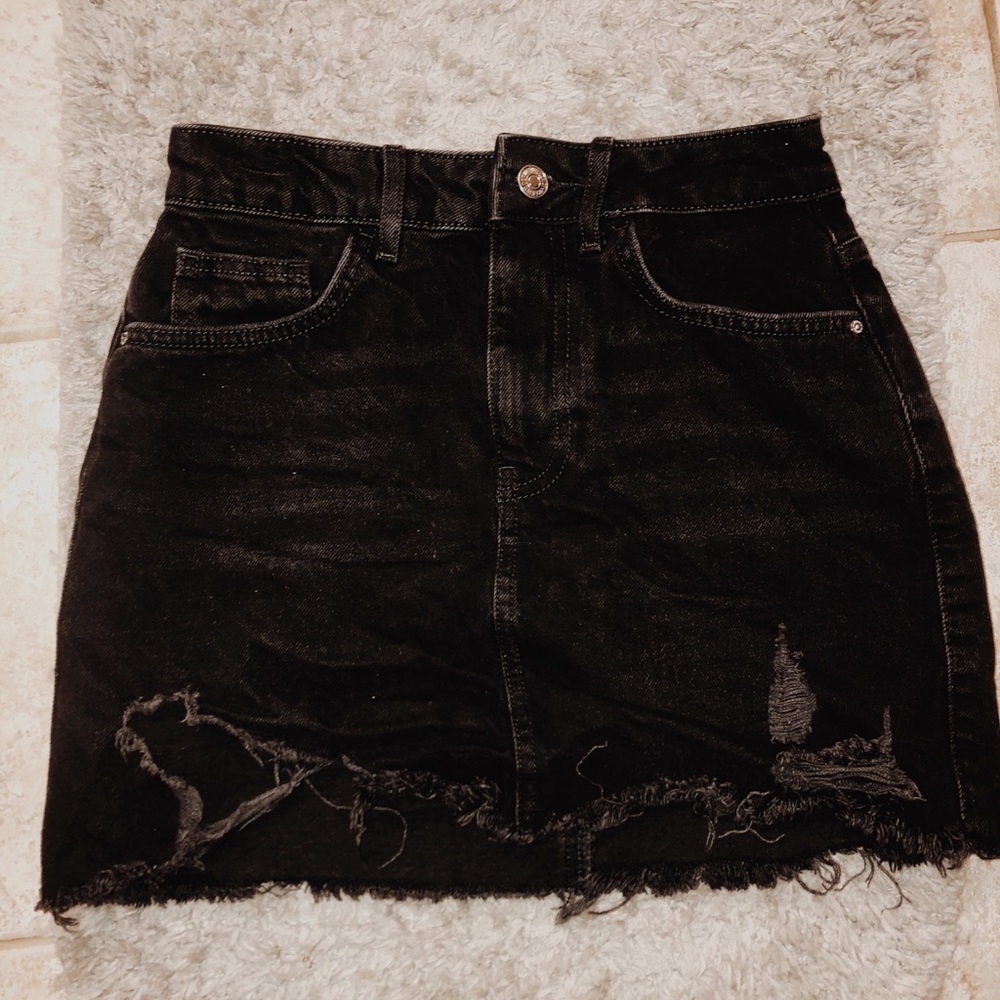 Black Jean Skirt😍